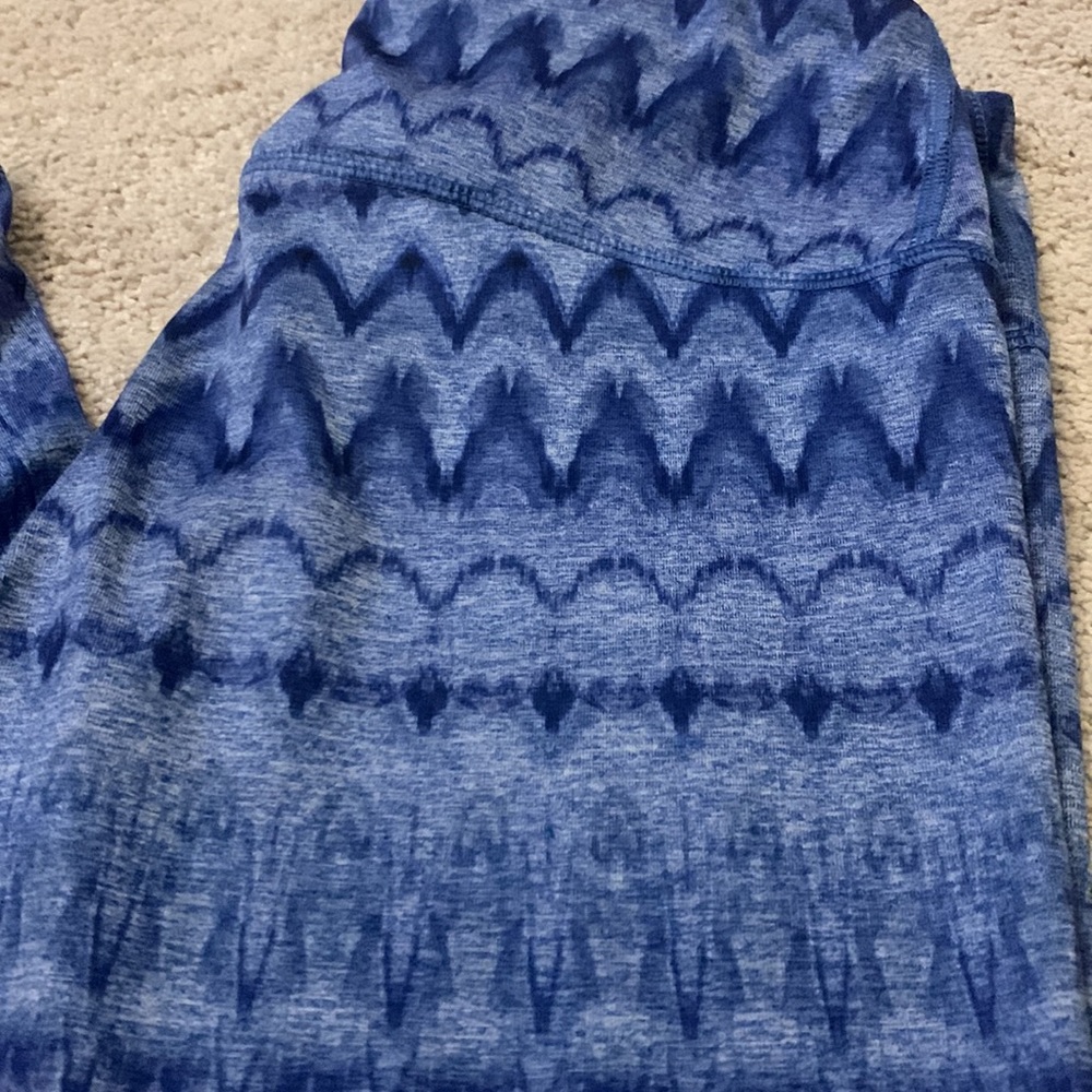 Size Large Active Life Blue Patterned Leggings - image 2